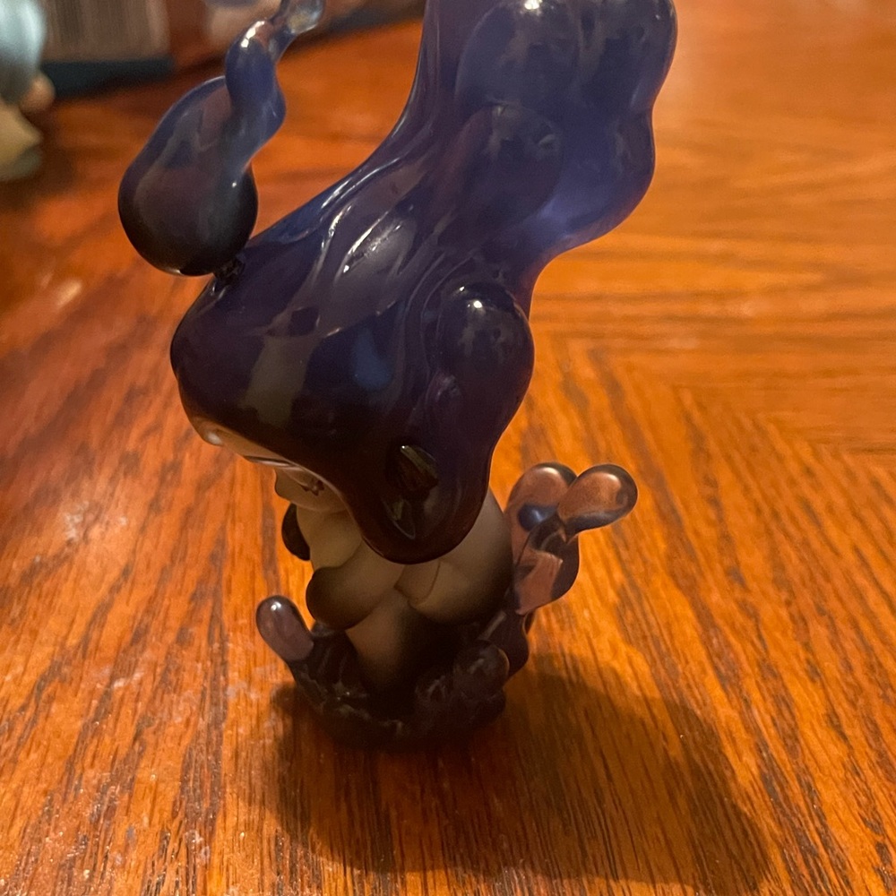 Knight Figurine with Helmet - Picture 10 of 12